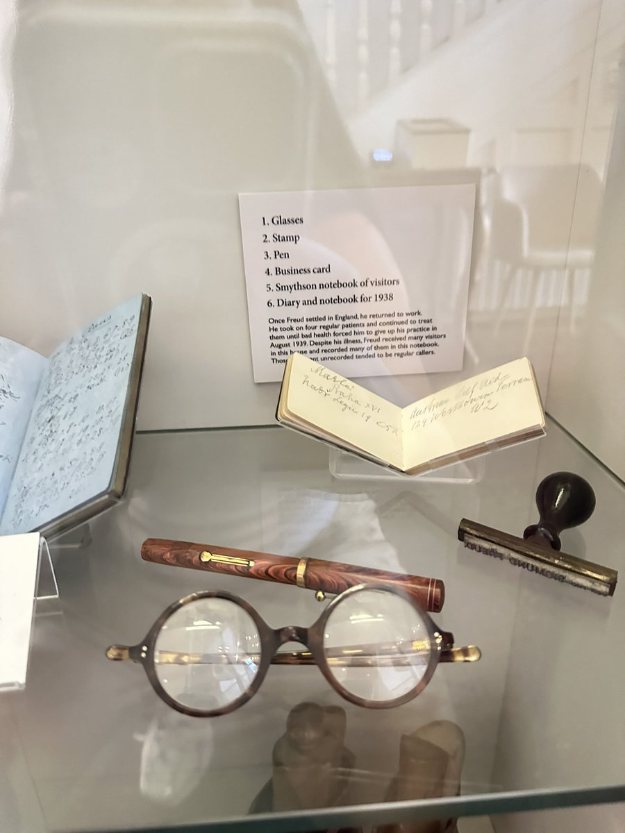 Sigmund Freud tweet media