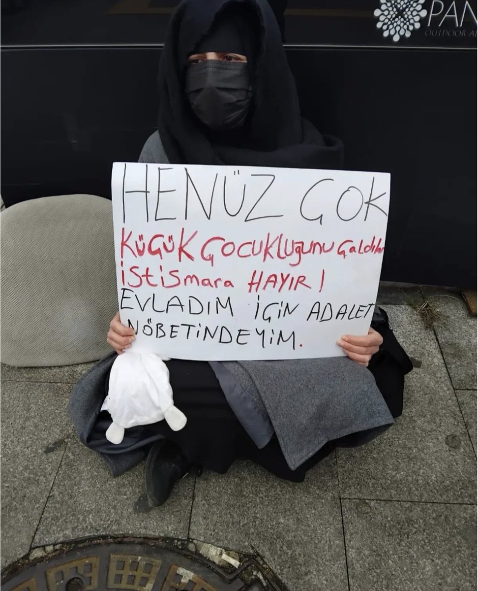 İki günde  isimleri bile aynı olan iki kadın.. #FatmaNurÇelik 
Bu cehennemde ölen hep öldüğüyle mi kalacak??