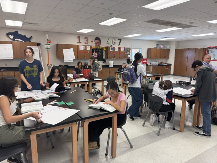 VMHSEagles's tweet photo. Today, during Power Hour, Mr. Clarks's students worked on perfecting their genetics posters. https://t.co/e4hWJ9yk1x