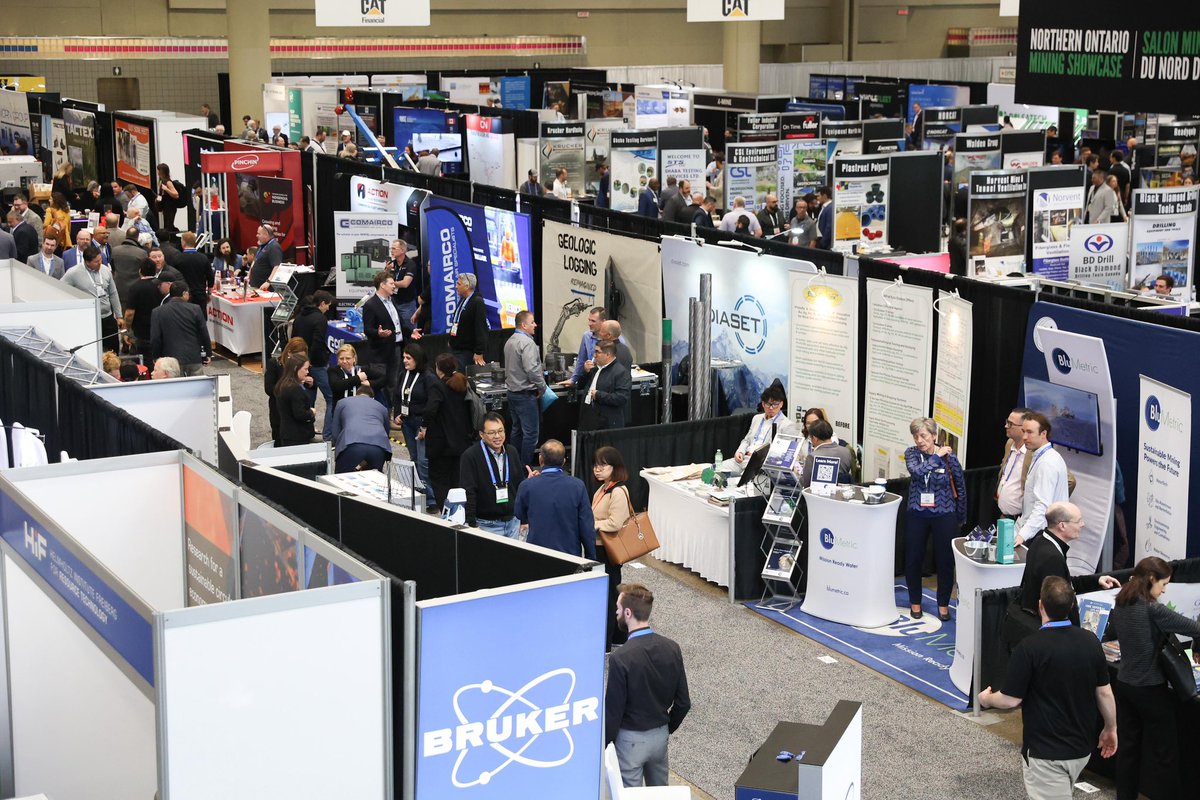 TeresitaMadera's tweet photo. Seguimos en el evento minero más importante del mundo 🌎⛏️

En el #ArgentinaDay, las provincias argentinas presentamos nuestros proyectos ante las principales empresas e inversores del sector minero internacional. https://t.co/WqHUEcBGvB