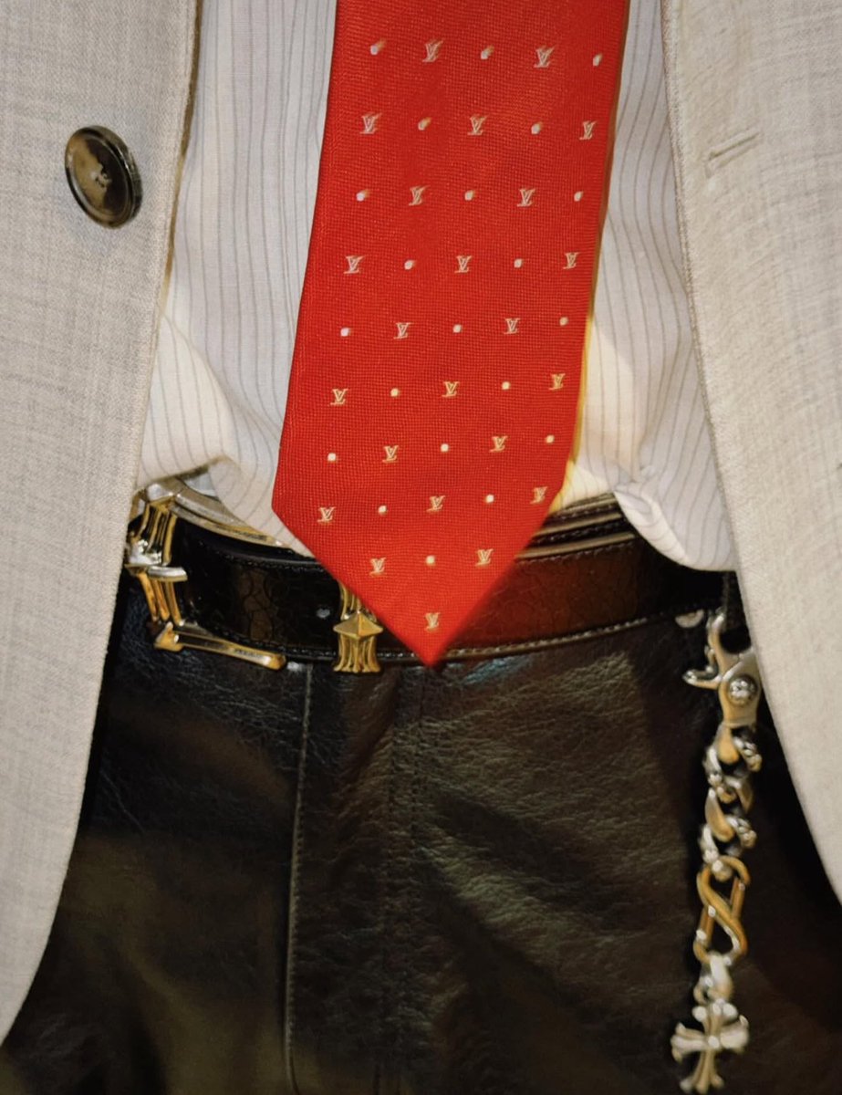 Luke Source tweet media