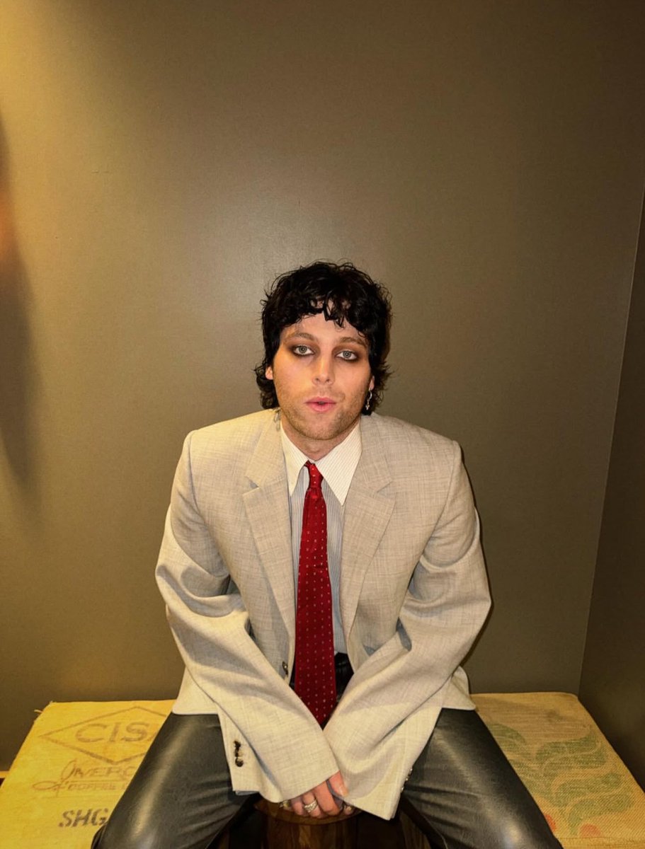 Luke Source tweet media