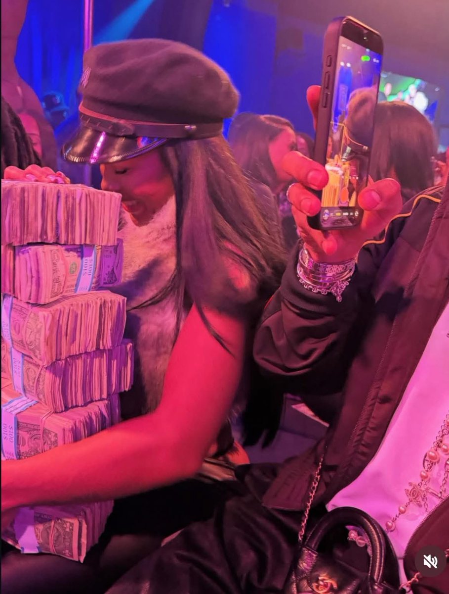 “Money can’t make you happy” 
Me: everytime im up