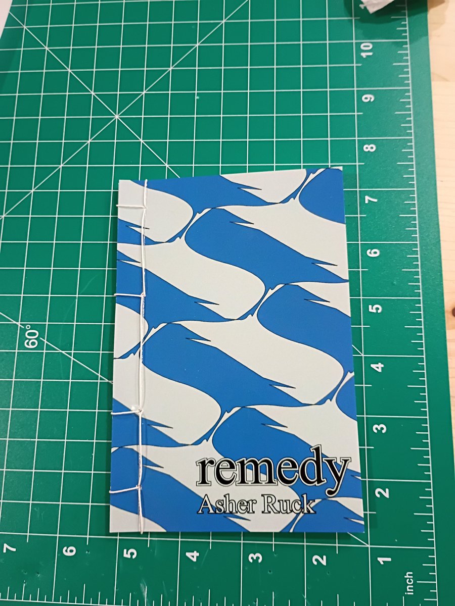 4SH37's tweet photo. Short story books I made for a midterm. https://t.co/bGeAdtFOIm