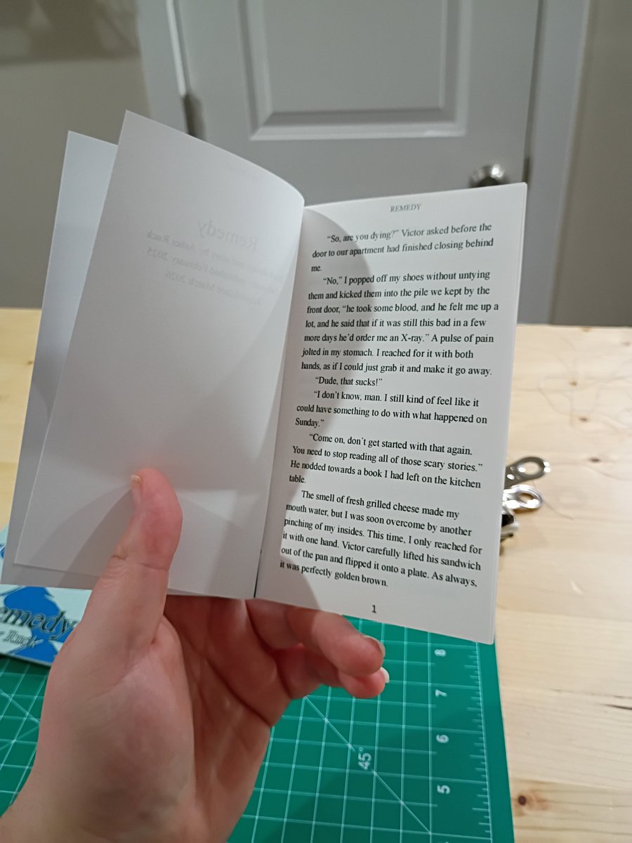 4SH37's tweet photo. Short story books I made for a midterm. https://t.co/bGeAdtFOIm