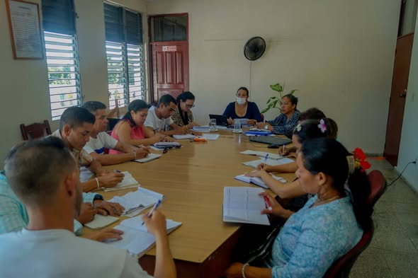 CNCTVGranma's tweet image. @BarceloOrt92635  "Un intercambio necesario con los cuadros del Partido del municipio #Pilon en #ProvinciaGranma en la evaluación de los compromisos contraídos del XI Pleno del Comité Central de nuestro @PartidoPCC 
Con información de @BorgesOlivero