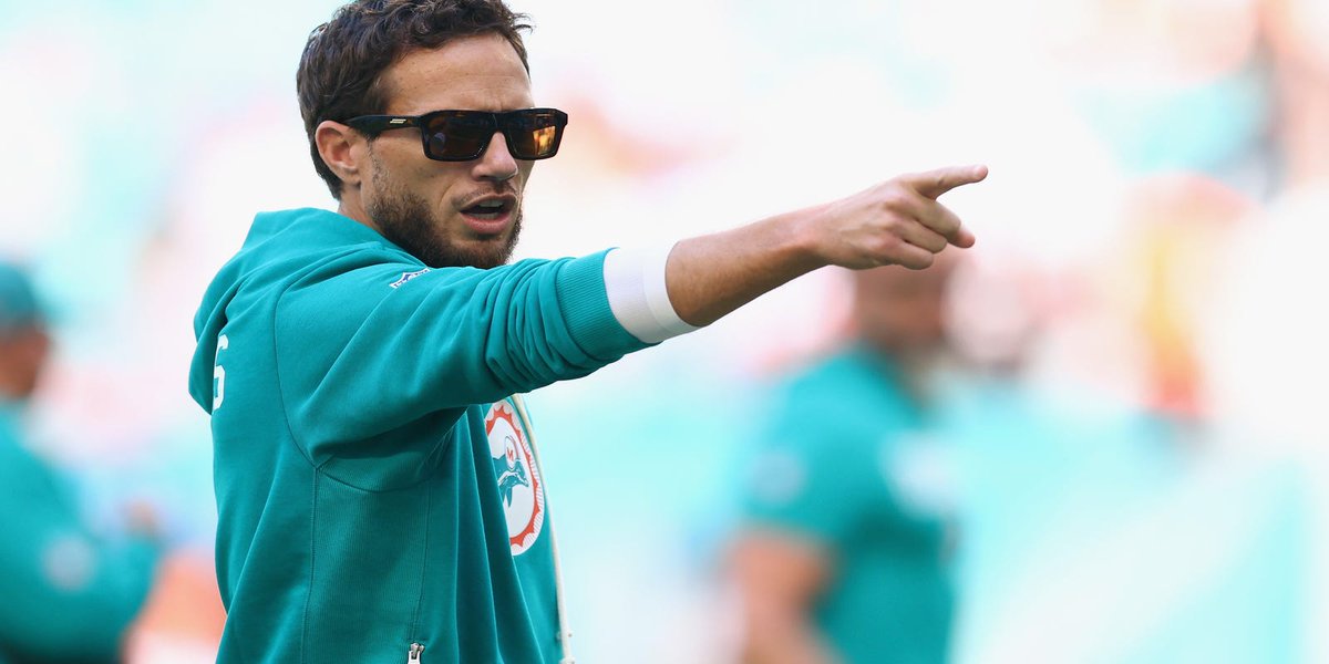 thedolphinswire's tweet photo. Former Miami Dolphins back Raheem Mostert says Mike McDaniel's 'nonchalant' and 'laid back' approach can have a detrimental impact as a head coach.

📸 Megan Briggs, Getty Images https://t.co/5urWY9b5O1 https://t.co/sL0fZwHLiH