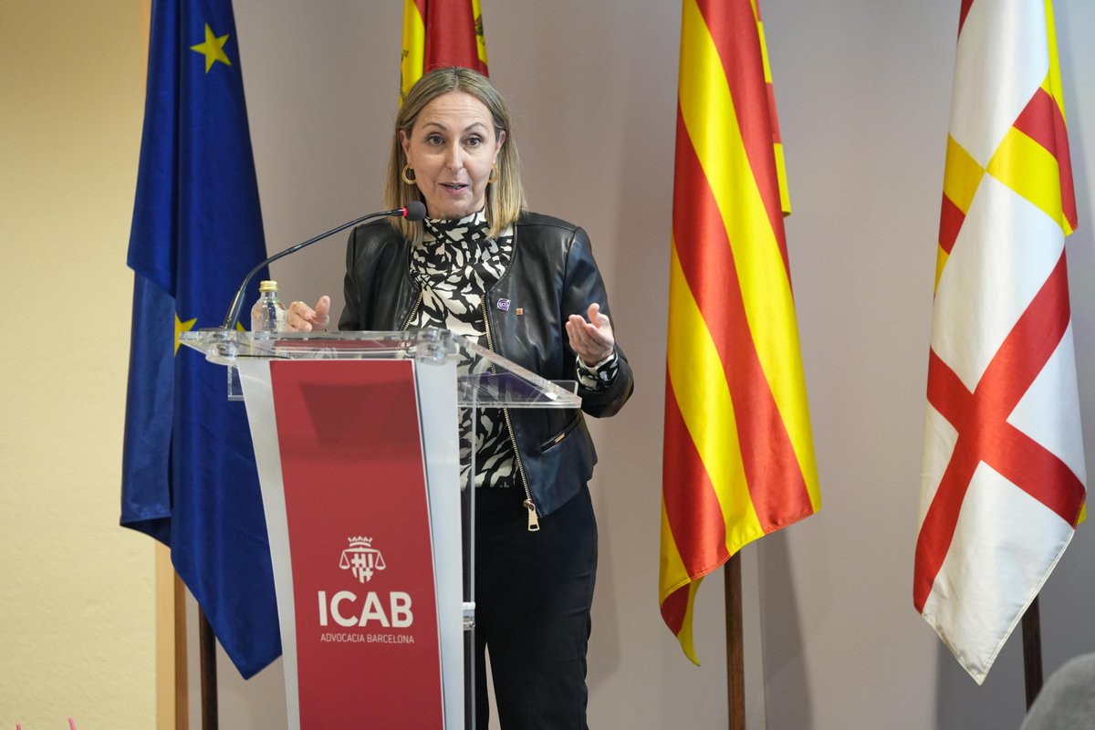 <a href="/KarinagibertK/">kg</a> <a href="/COEINF/">COEINF</a> <a href="/farmaceuticsbcn/">COFB Col·legi de Farmacèutics de Barcelona</a> <a href="/ceesc_cat/">ceesc_cat</a> <a href="/lciuro/">Lourdes Ciuro</a> <a href="/CAFbcn_lleida/">Col·legi d'Adm. de Finques de Barcelona-Lleida</a> <a href="/MariMerGuerrero/">Mercedes Guerrero</a> <a href="/COIBarcelona/">Col·legi d'Infermeres i Infermers de BCN (COIB)</a> <a href="/COLBACAT/">COLBACAT</a> 🗣️La consellera d’<a href="/igualtatcat/">Igualtat i Feminisme</a>, <a href="/evamenorc/">Eva Menor</a>, conclou l’acte reivindicant la necessitat d’aquests espais de sororitat: “Són imprescindibles per treballar plegades, compartir reptes i recordar que no estem soles”.

📢Al voltant del #8M, assenyala, “és imprescindible fer balanç,