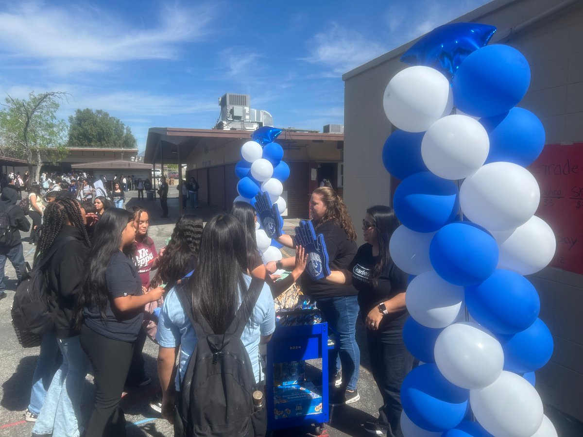 FUSD_FMSTrojans's tweet photo. Trojans being acknowledged for perfect attendance at Fontana Middle School https://t.co/1qbKXAxvMU