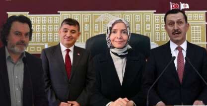 İşte “Körfez hattındaki büyükelçi profili…”

Baba Ocağı haber sitesi, CHP lideri Özgür Özel’in “hiçbiri diplomat kariyerine sahip değil” dediği büyükelçilerin CVlerini derledi:

- Suudi Arabistan (Riyad) Büyükelçisi: Prof. Dr. Emrullah İşler

Kral Suud Üniversitesi Eğitim