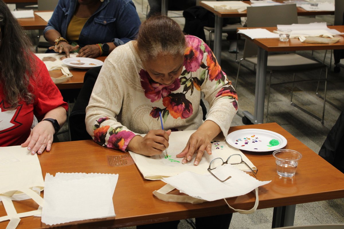 NorfolkPublicLibrary tweet media