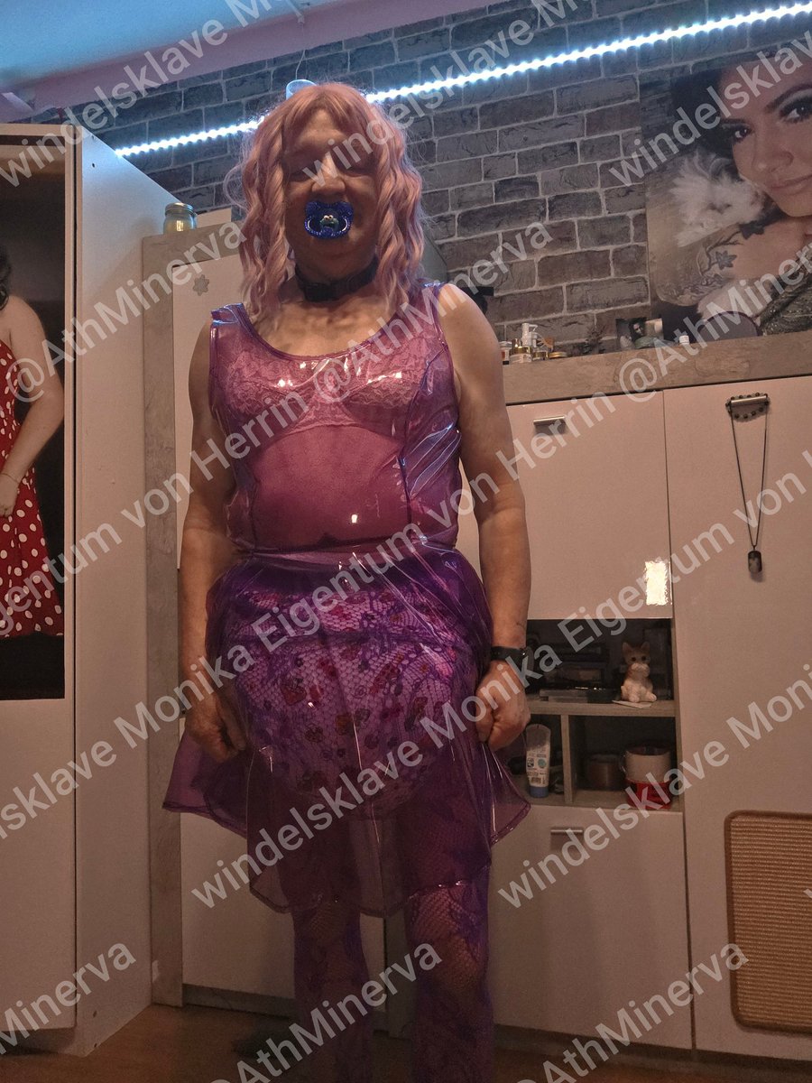 Windelsklave,MonikaEigentum von Herrin @AthMinerva tweet media