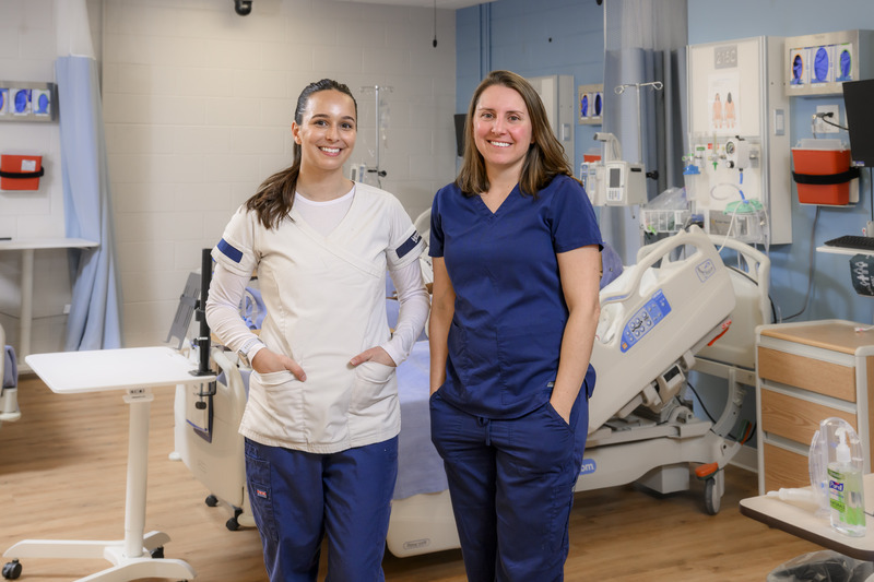 UDCHS's tweet photo. Nursing excellence recognized. 💙💛

@udelaware senior Madison Wirchansky and Assistant Professor Michelle DePhillips earned national DAISY Awards for leadership and impact in the profession.

Read more in UDaily ⬇️

🔗https://t.co/AKBZiepmBW

#UDNursing #UDel https://t.co/TDKEDmA6UV