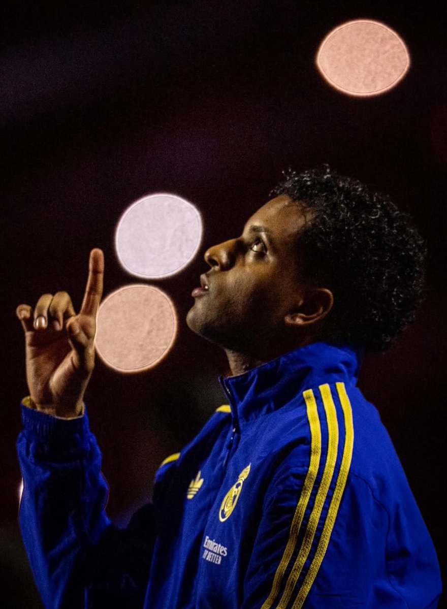 ❤️‍🩹☝🏽 Rodrygo’s letter after his knee injury.

“Even without understanding, I trust you…

One of the worst days of my life, how much I always feared this injury... maybe life has been a little cruel to me lately... I don't know if I deserve this, but what can I complain about?