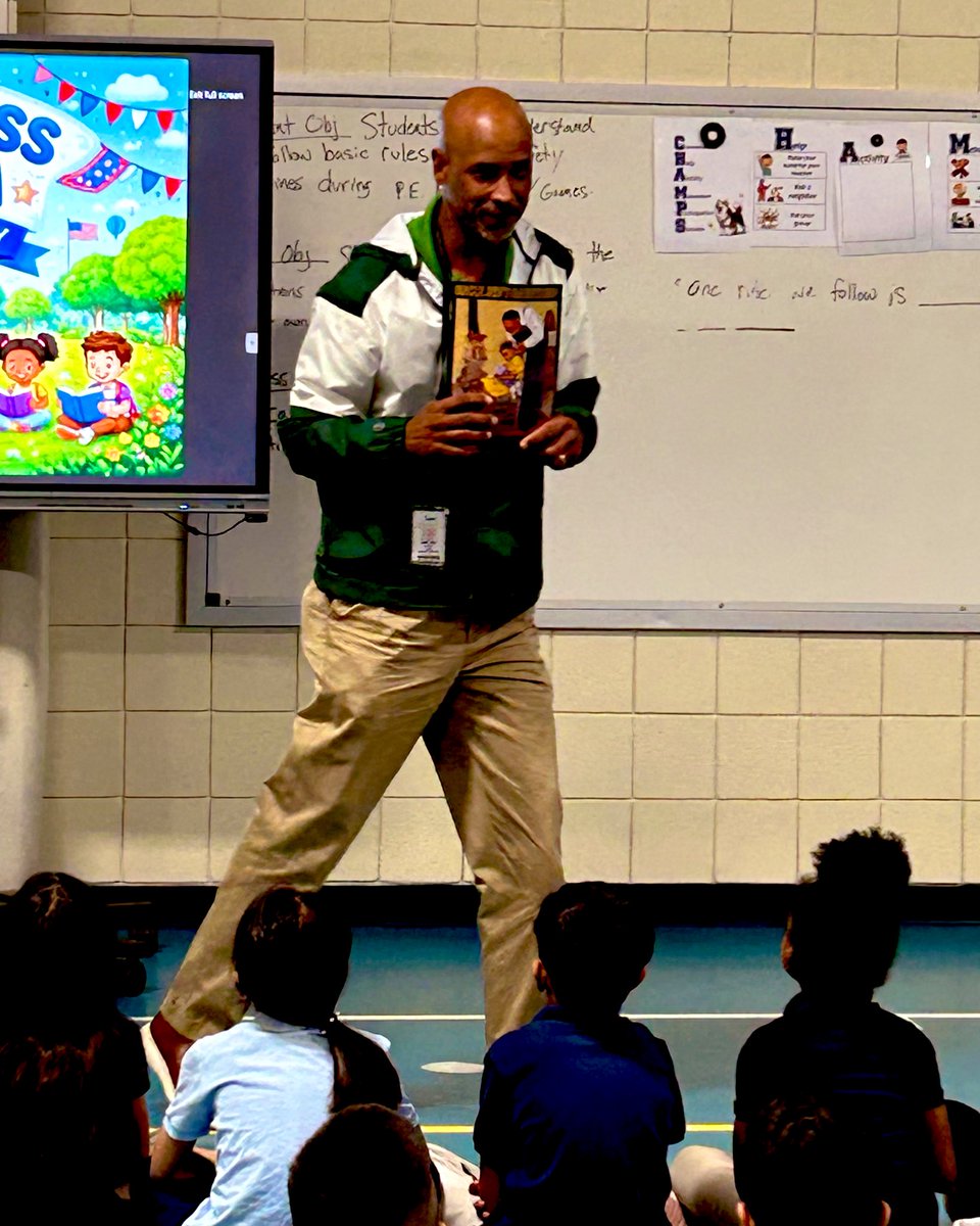 O_L_Mayers's tweet image. @hearnehusky celebrated #ReadAcrossAmerica Day by turning pages and igniting possibilities. When our students read, they build confidence, character, and the courage to lead. Grateful to @Whit0221 for spending time with us and helping champion a love of reading across @AliefISD.
