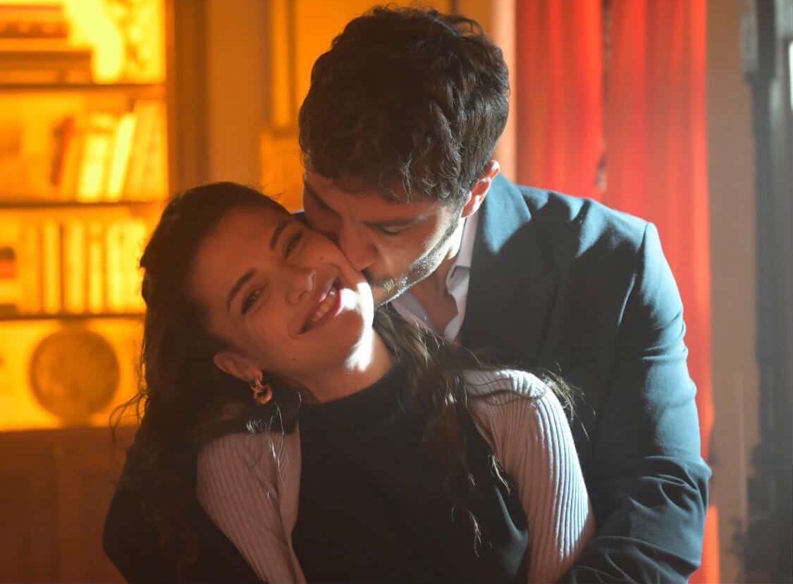 Essas fotos na minha tl e eu só me perguntando de onde saiu isso? Isso é bts? Cena com a imagem melhorada por ia? Por que a conta do ig jogou isso e sumiu? Alguém ajuda eu! Tô dando like em todas as postagens porque eles são lindo demais! 
Meu #YılSer 
#HalefKöklerinÇağrısı