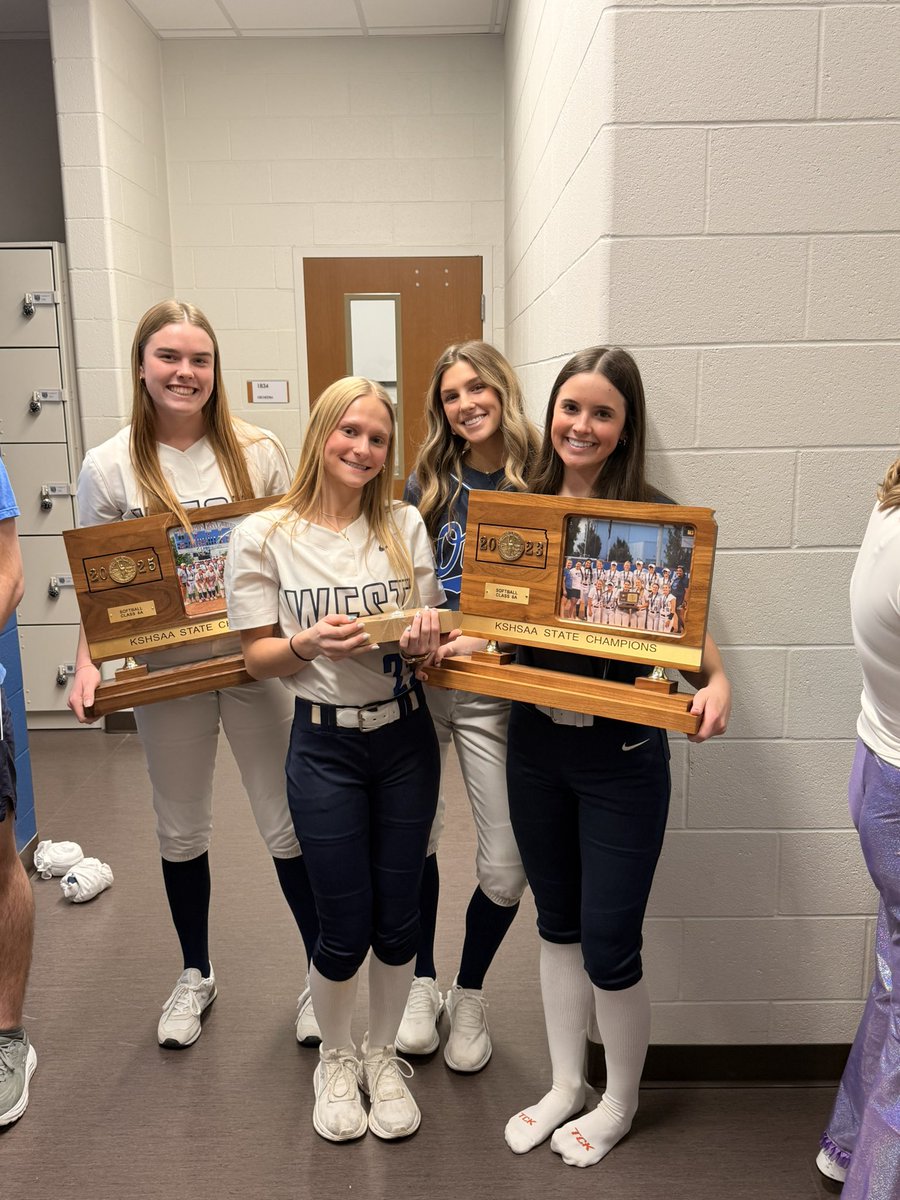 ๐๐๐๐ฅ๐๐ ๐๐๐ค๐ฅ ๐๐ ๐๐ฅ๐๐๐๐ tweet media