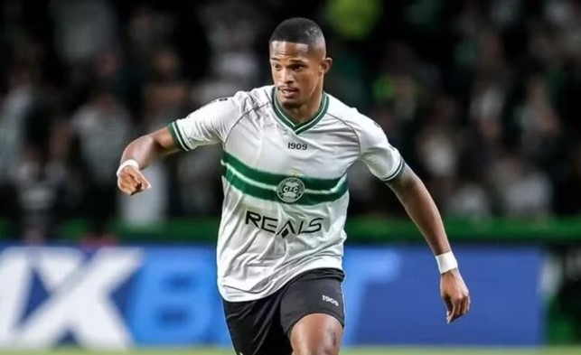 MAIS UM - Ponte acerta com atacante do Coritiba; novo reforço chega por empréstimo 👉 glo.bo/3Pe3pNR

📸 Gabriel Thá/Coritiba