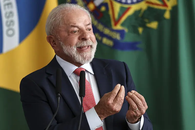 gazetadopovo's tweet photo. Governo aumenta imposto de importados, recua e diz que alta na tributação é “fake news”

https://t.co/9SQg9x56K4 https://t.co/Kl7KXBmYqP