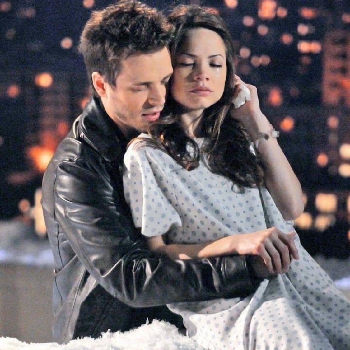 LukeLauraGH's tweet photo. #ThrowbackTuesday Lucky and Elizabeth #GH https://t.co/9Wir69SA6S