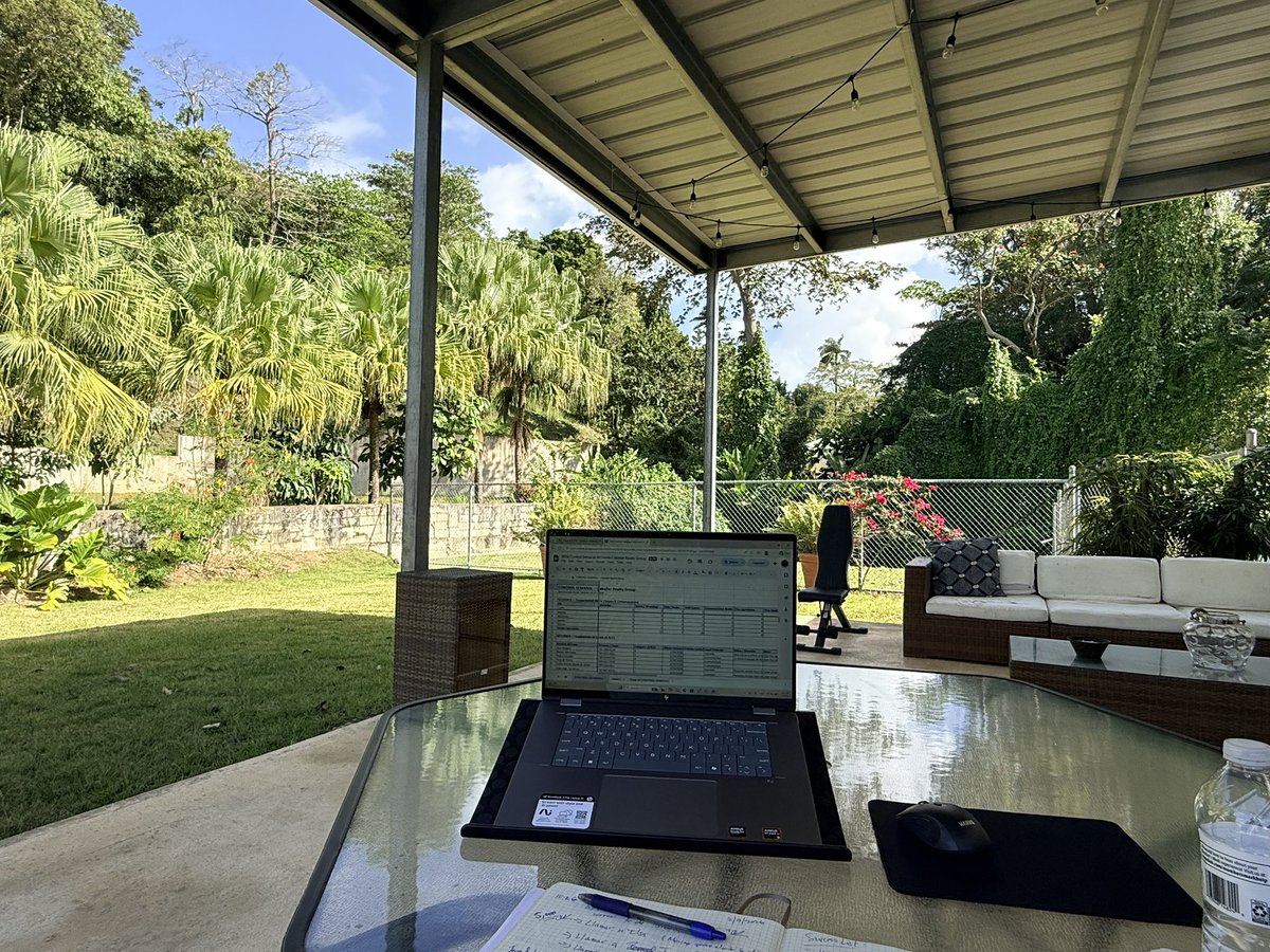 La oficina de hoy! Si estas pensando vender una propiedad y no sabes si es el momento adecuado, envíame un mensaje y analizamos tu situación y el valor actual de la propiedad. Que tengan excelente día. 

787-439-0530
CaballerRealty.com