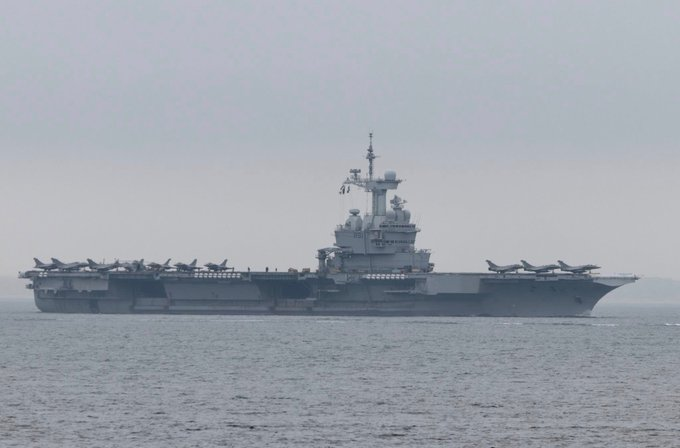 top_force's tweet image. Cette information est maintenant confirmée officiellement par le Chef des #Armées et PR @EmmanuelMacron le porte-avions et son #GAN font route en #MEDOR