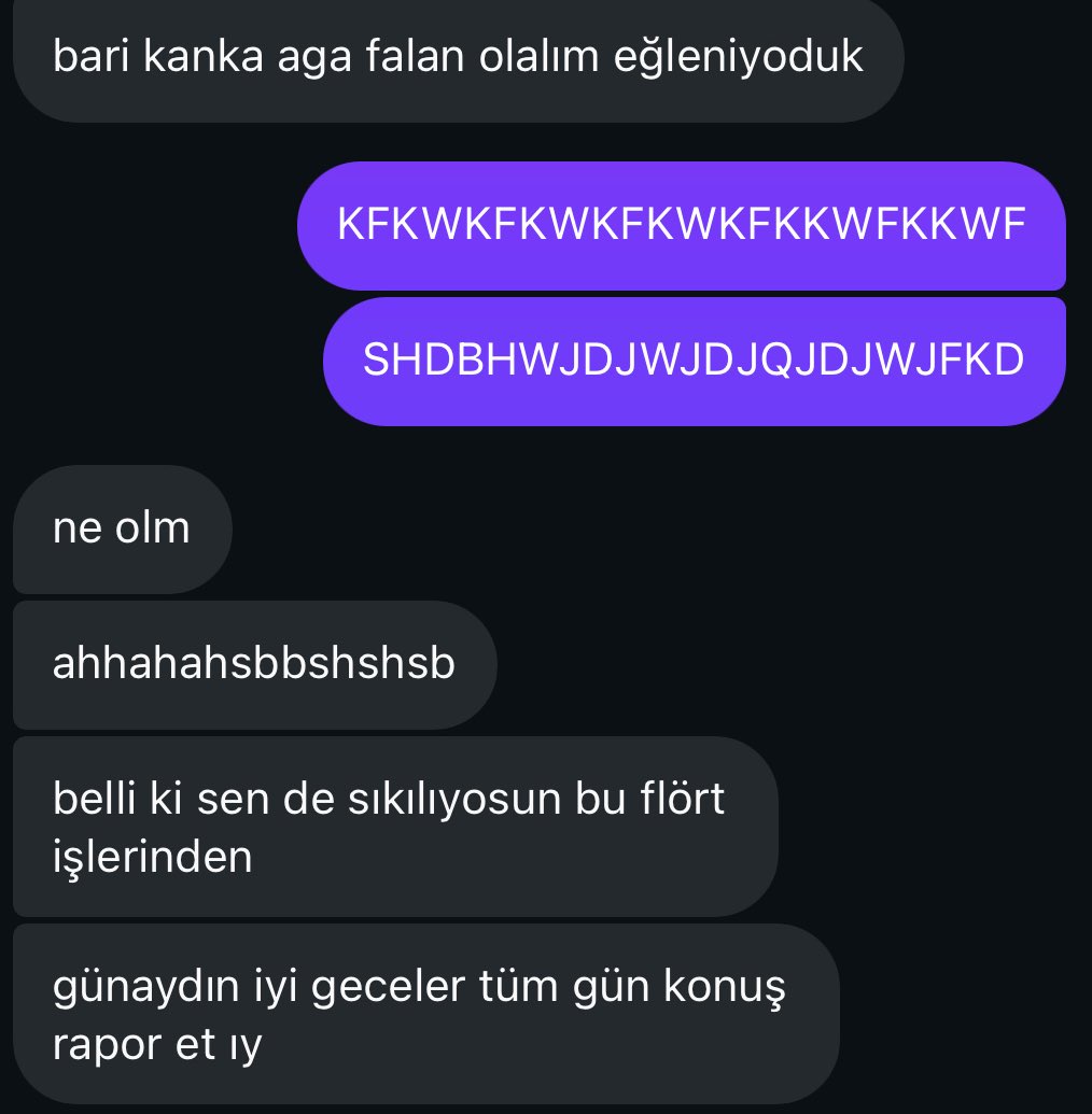samiesci's tweet photo. gruba çiftlerin yanında tek başına oturan çocuk lazımdı o görevi üstlendik https://t.co/af1jLV3v5s