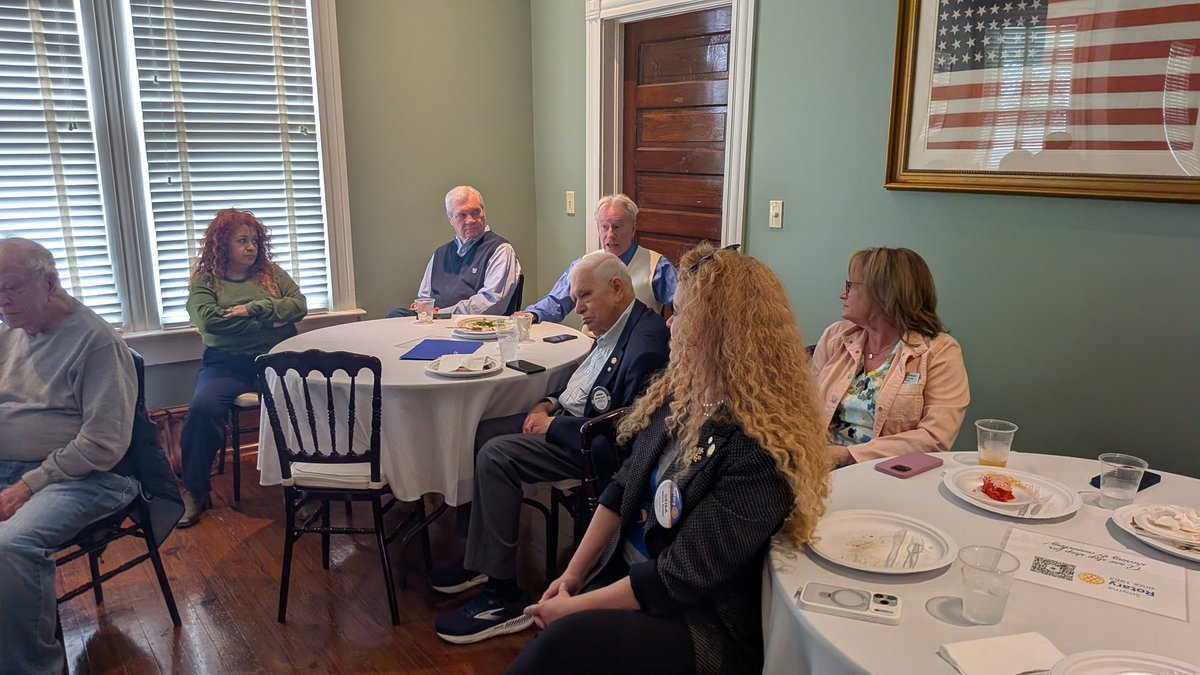 USAS_WW1's tweet image. #BreakingNews #Rotary #SmyrnaGa #Atlanta Juliet Funt spoke brilliantly about business efficiency and several ways to decrease workloads by reducing unnecessary tasks, projects, etc