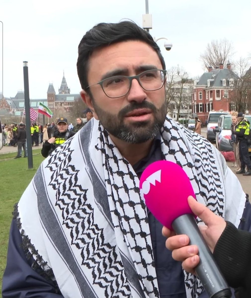 امین روزدار هستند، وکیل شاکیان پرونده من در هلند. عاشق آرمان فلسطین و طرفدار جمهوری اسلامی!
#مزدور۴۰۴