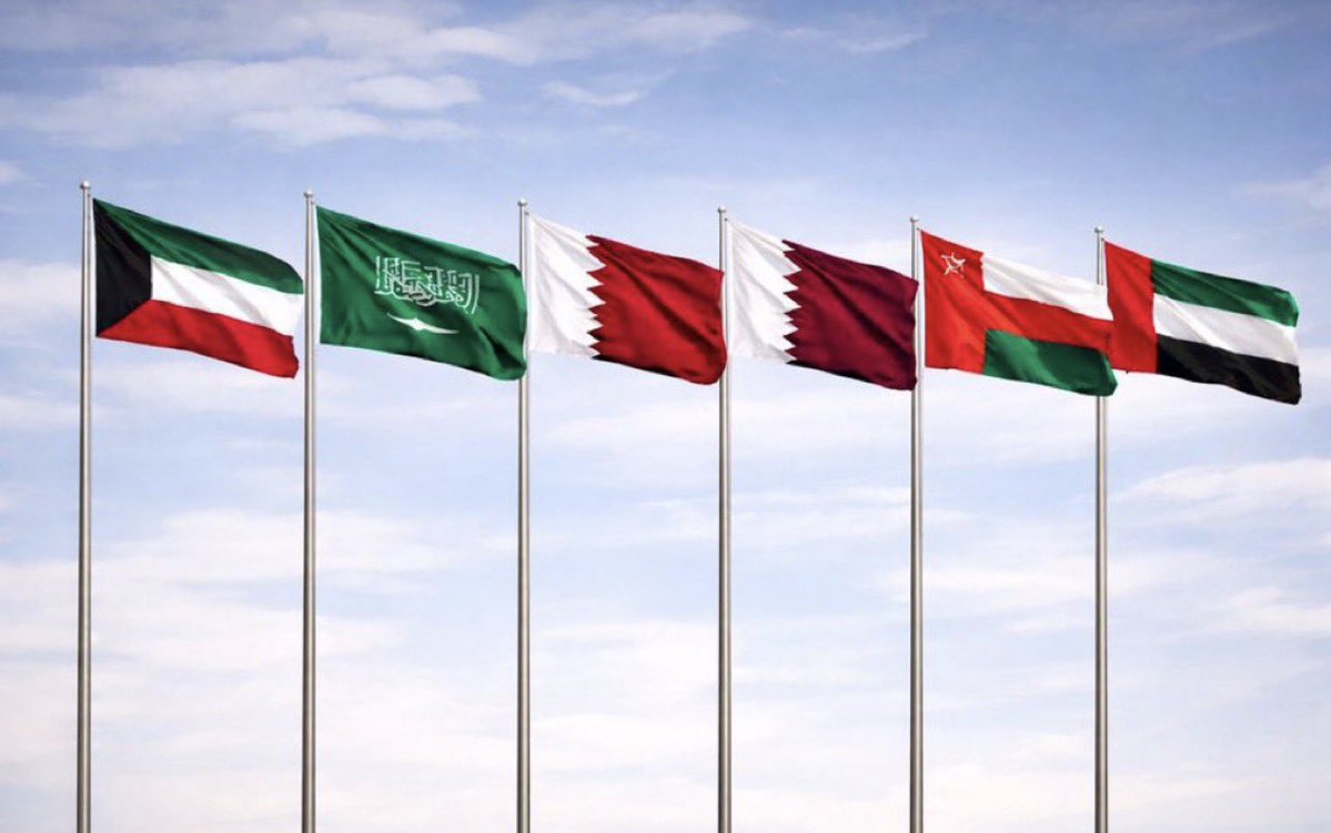 〰️
اللهم أحفظ بلادنا وقادتنا،،
:
 وأدم علينا نعمة الأمن والأمان 🤲🏻
❤️🌹🌙