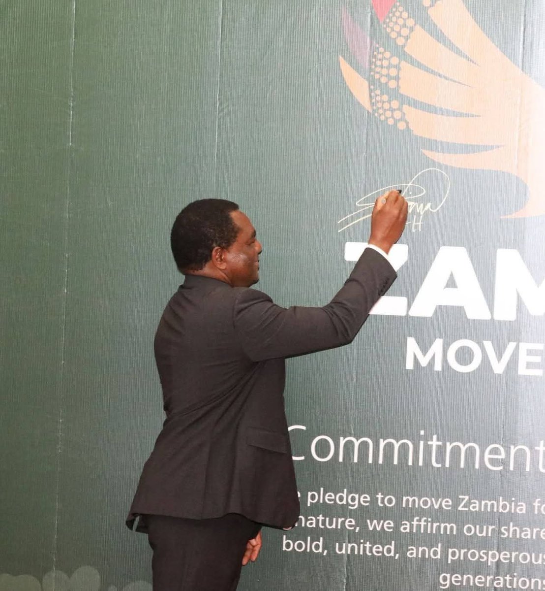 SikumbaRodney's tweet photo. Honoured to stand with H.E. @HHichilema as he signed the unveiling of Zambia Moves You under the Brand Zambia Initiative 🇿🇲

More than a logo, it’s our peace, unity, heritage &amp; ambition in motion.

Zambia is rising. Zambia is moving.

#ZambiaMovesYou #OneZambiaOneNation https://t.co/NP1mBRSawG