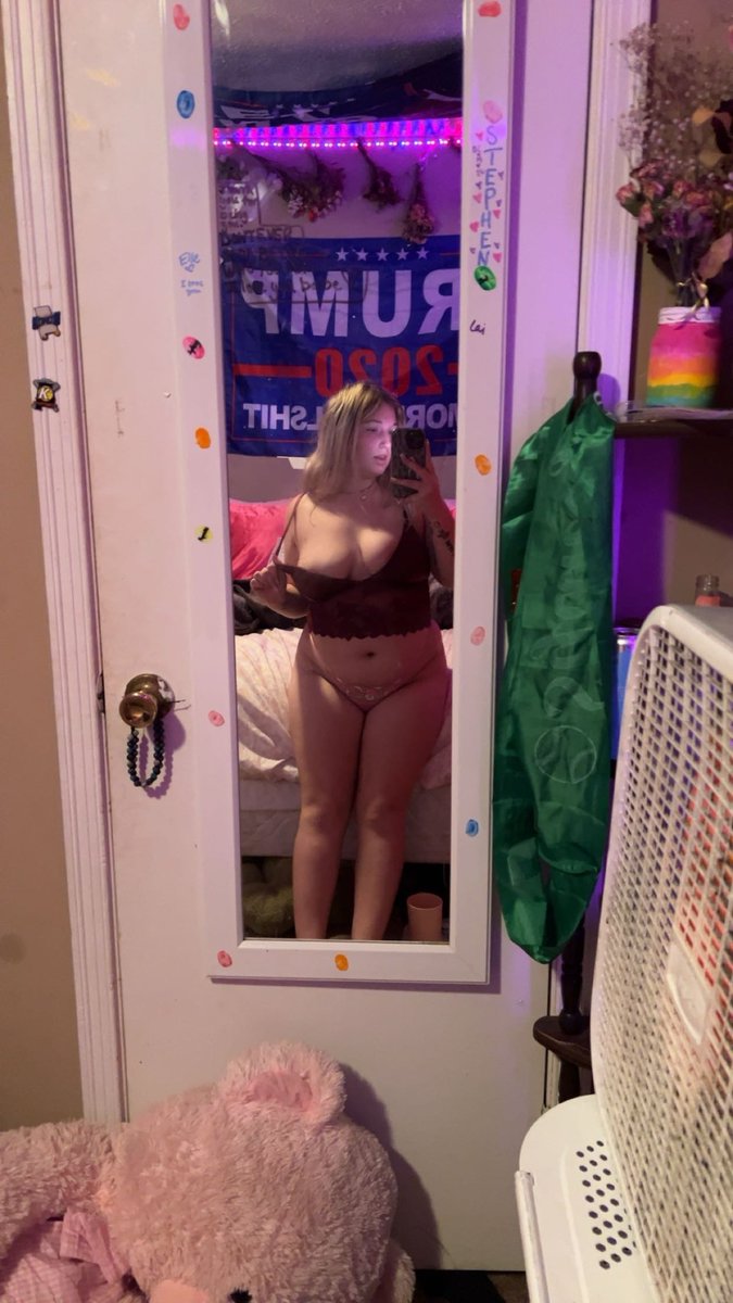 yafavblonde3 tweet picture