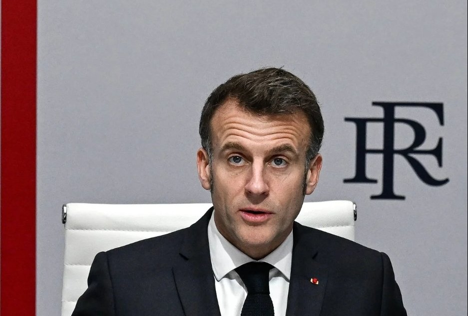 Oxitan30's tweet image. Macron s'est pris pour le présentateur du JT..

Il a commenté l'actualité.. il n'a rien annoncé..

Sa parole n'a aucun poids sur la scène internationale..

Du narcissisme pur.. c'était pathétique.
 #hdpros2 #Macron20h