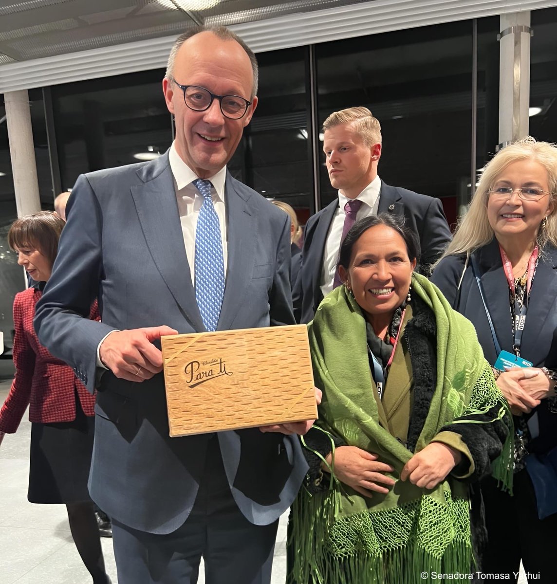 AlemaniaBOL's tweet photo. Gracias Senadora @YarhuiTomasa por su visita, por compartir sus experiencias del viaje a Alemania🇩🇪 y las importantes reuniones sostenidas. ¡Seguimos fortaleciendo el diálogo y la cooperación! 🤝 https://t.co/fkf4IUgPcw