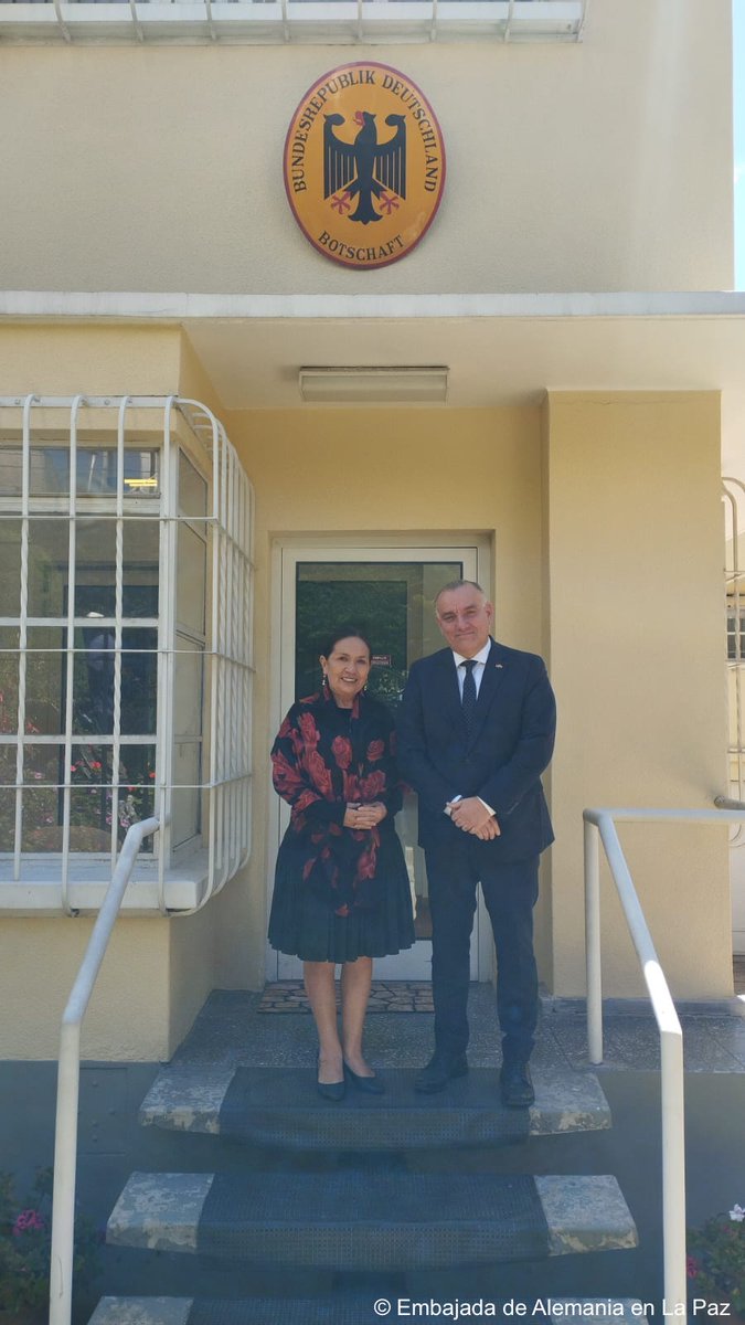 Gracias Senadora <a href="/YarhuiTomasa/">Tomasa Yarhui Jacome</a> por su visita, por compartir sus experiencias del viaje a Alemania🇩🇪 y las importantes reuniones sostenidas. ¡Seguimos fortaleciendo el diálogo y la cooperación! 🤝