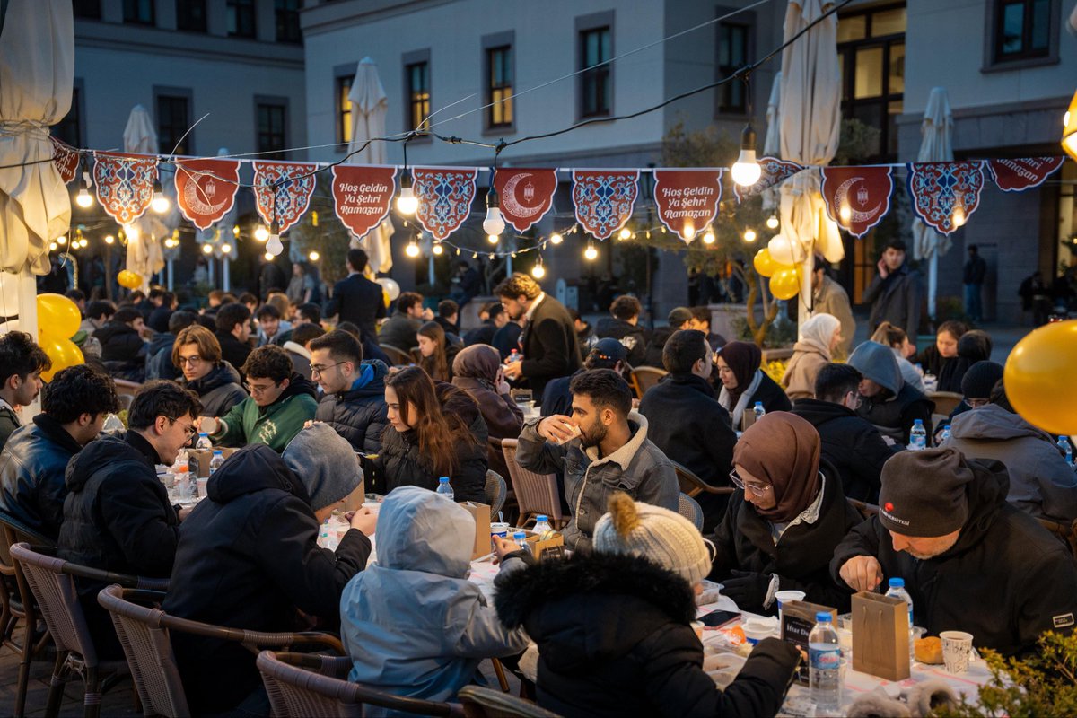 kubbekulubu's tweet photo. Bugün bir başka güzeldin Koç ✨
2 Mart Ko�� İftarı’ndan görüntüler…
#ramazan  #koçüniversitesi #koç  #iftar  #ramazanatkoç https://t.co/aPN8m7MHT4