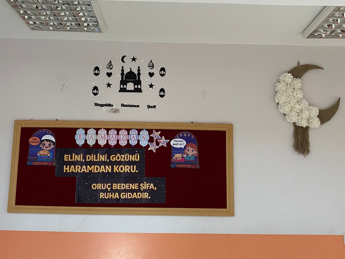 KurtalanSumer's tweet photo. Koridorlar, sınıflar süslendi...
Askıda cüzlar dağıtıldı...
Minik gönüllerin gözlerindeki huzurun güzelliği eşliğinde bereketli bir ramazan diliyoruz.💕💕💕
@ceylan_i @faypol56 @KurtalanMem https://t.co/wAbMUksRg7