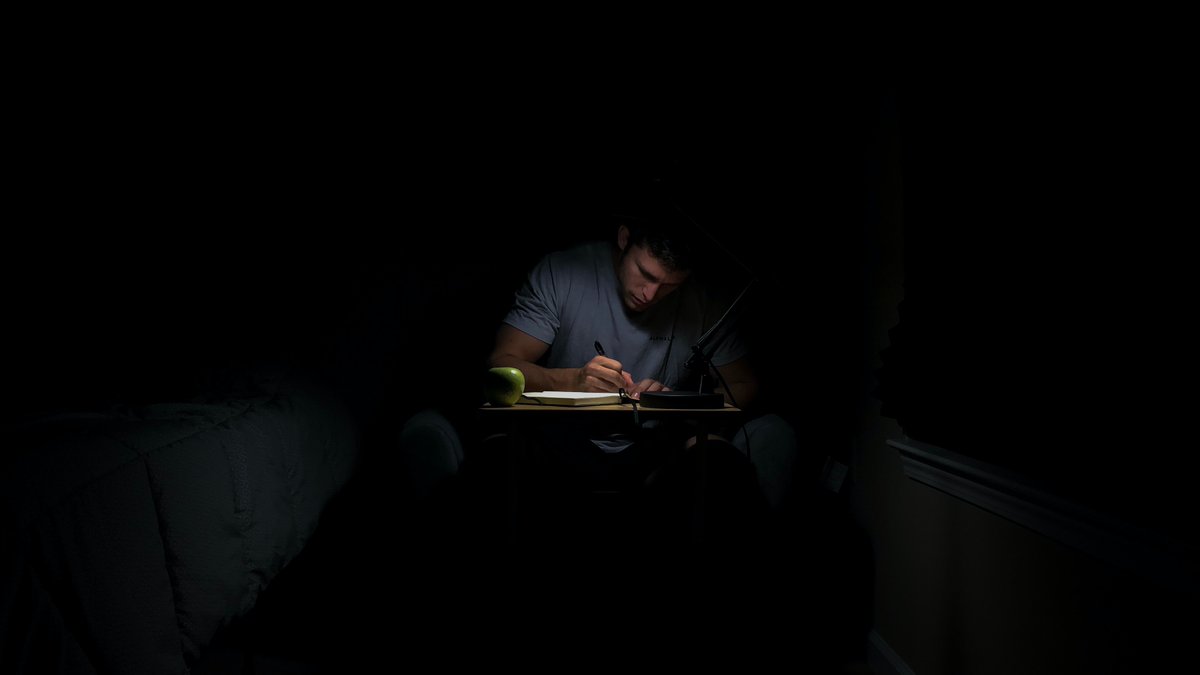 FictionCraig's tweet image. THE WRITE IDEA: Try writing at night, if you’re not too tired—for some of us, darkness is when we’re inspired. #AmWriting, #Writingtips, #Writers, #WritersBlock, #WritingCommunity, #5amWritersClub (Photo by Steven Houston on Unsplash)