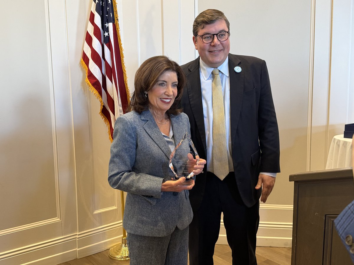 Kathy Hochul tweet media