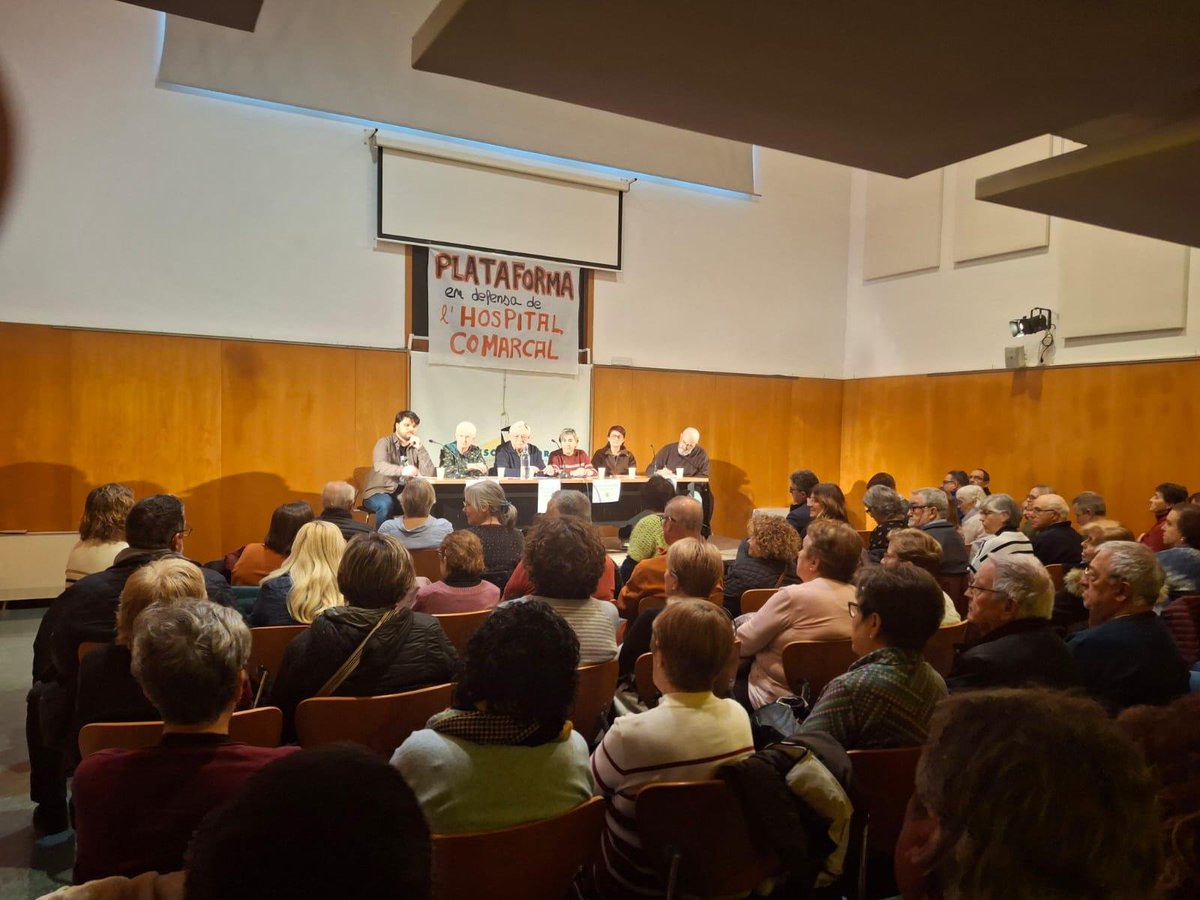 DefHospitalAltP's tweet photo. Ahir vam presentar la Plataforma en Defensa de l’Hospital Comarcal a L'Escorxador.

La sala plena va demostrar que la defensa de la sanitat pública és una prioritat compartida.

Gràcies a tots els que hi vau ser i que feu possible aquest pas endavant col·lectiu. Continuem. https://t.co/nRALPoyE5L