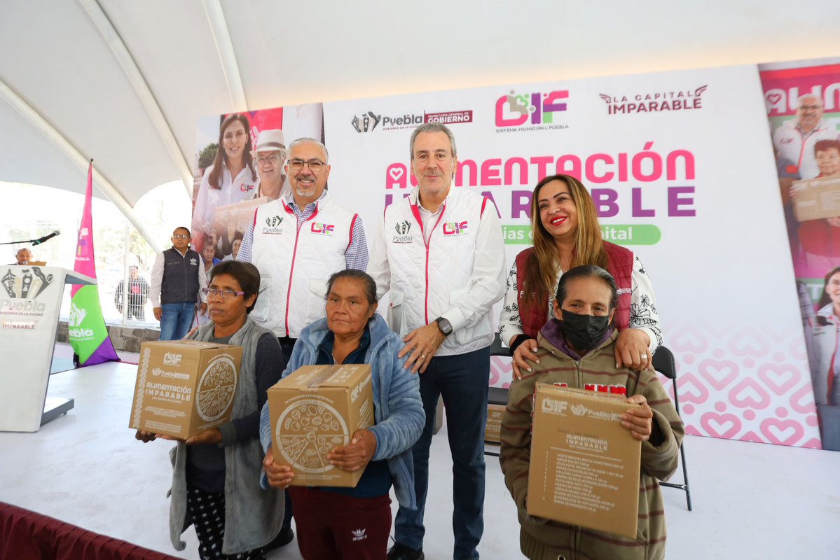 Con el presidente municipal, <a href="/pepechedrauimx/">Pepe Chedraui 🇲🇽</a>, y nuestro director general, <a href="/Chuy_CortesC/">Chuy_Cortes</a>, entregamos en el Parque de Analco apoyos del programa #AlimentaciónImparable.
Cada despensa significa respaldo, nutrición y esperanza para #PueblaCapital. 🥘📦