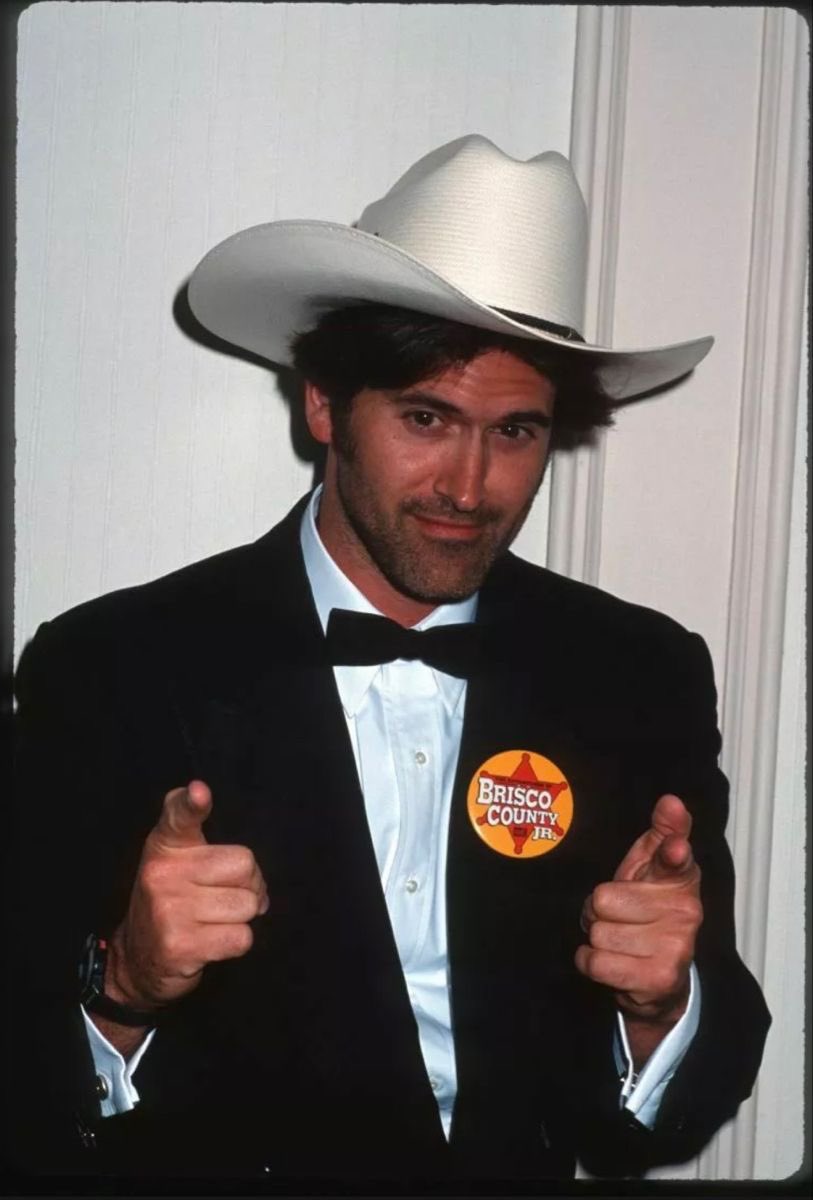 eIIenhutter's tweet photo. sending bruce campbell lots of love and positive thoughts rn 🖤 here are some pictures of him in the brisco era to bring some joy to your tl https://t.co/GL5ZhD9Rha