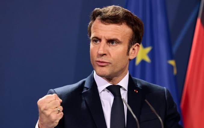 MeghUpdates's tweet photo. BREAKING🚨 🇫🇷 🇮🇷 French President Macron orders nuclear-powered aircraft carrier Charles de Gaulle &amp; its strike group to the eastern Mediterranean amid escalating Iran-Israel-US conflict. 

Aims to defend allies including Israel &amp; Gulf states from Iranian aggression https://t.co/uSyNur5tgr