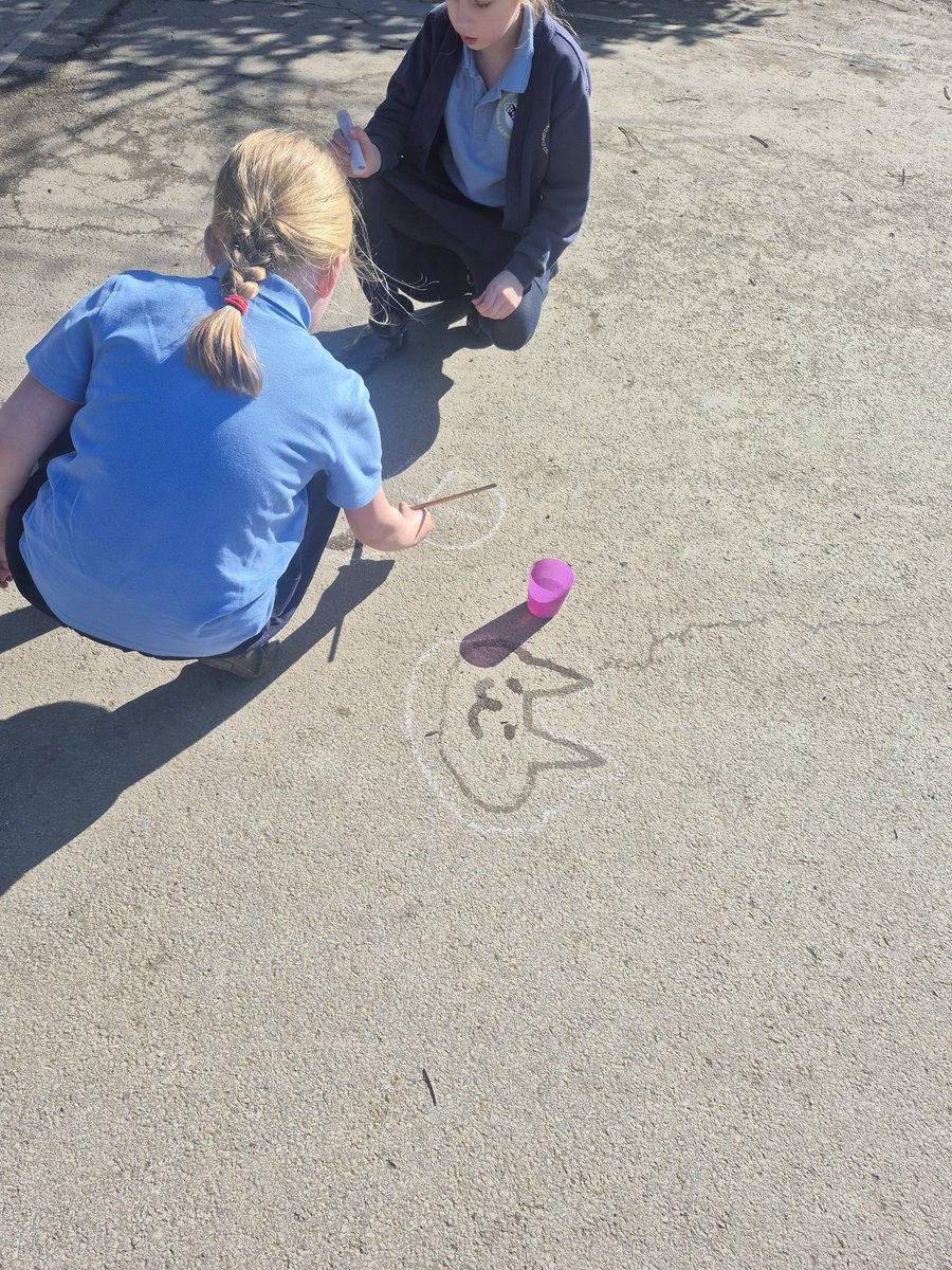 CCCRPrimary's tweet photo. Wow what a fantastic afternoon y4 had learning in the sun π ask us about the science of evaporation! We watched liquid changing state into gas right in front of our eyes π #cccrscience https://t.co/7RSWqwhsoA