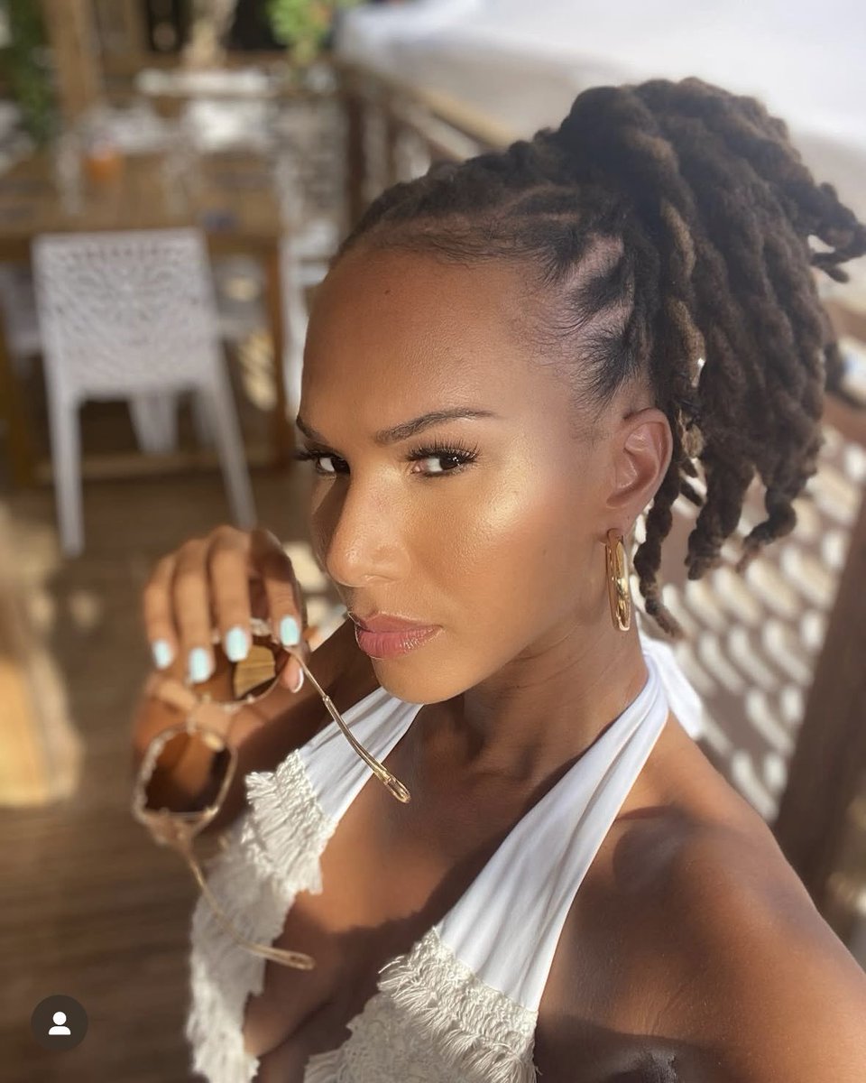 Quand elle était sous Locks , tu privais pas parler avec elle