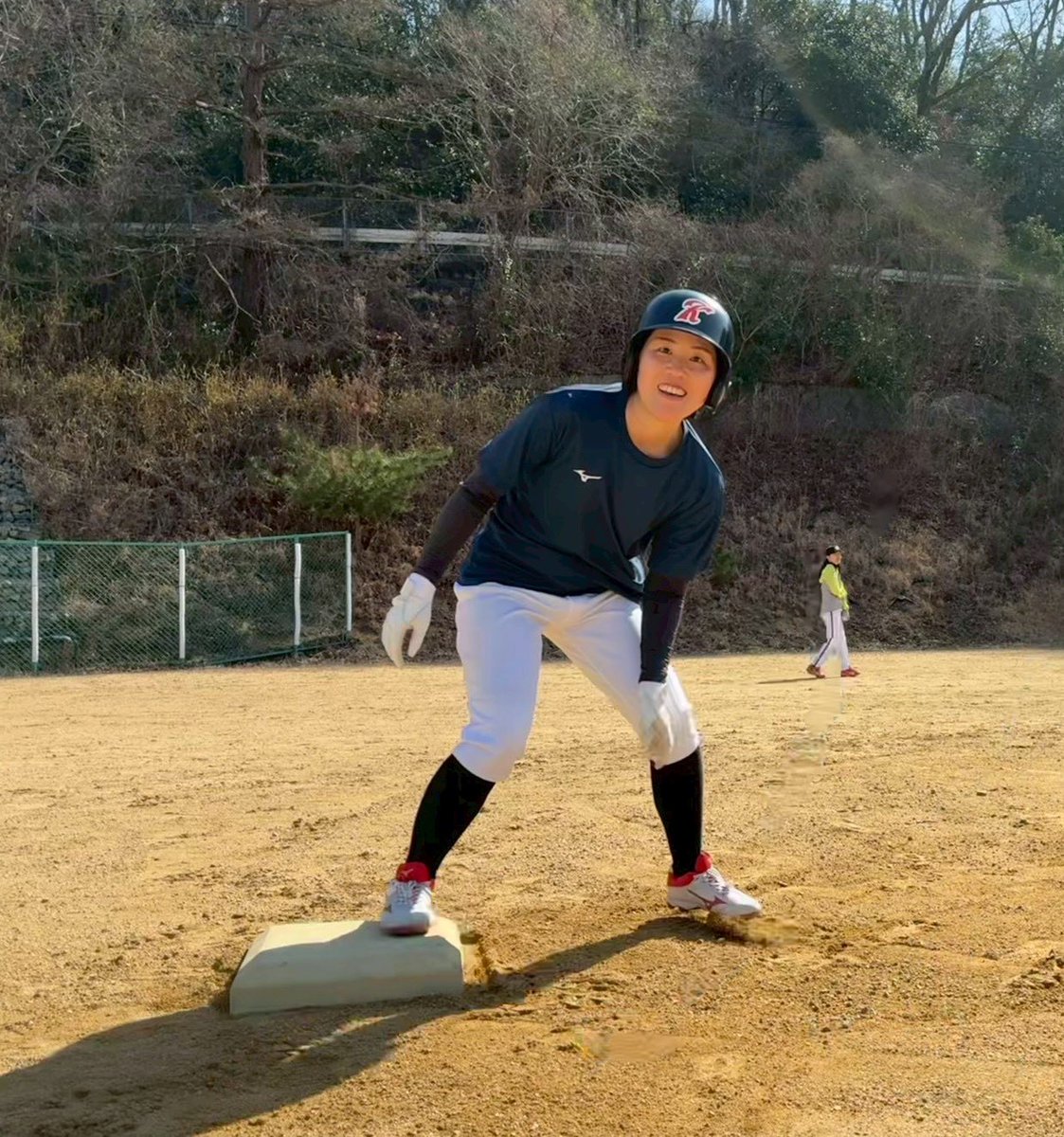 担当#21
3月に入りピッチャー陣は変化球を交えたピッチング練習をしました。またノックでランナーをつけることで試合を意識した練習ができました。さらに私は練習後バットを買ったのでこれでチームの勝利に貢献したいです！
#女子軟式野球
#神戸レディース
#野球女子
#新バット