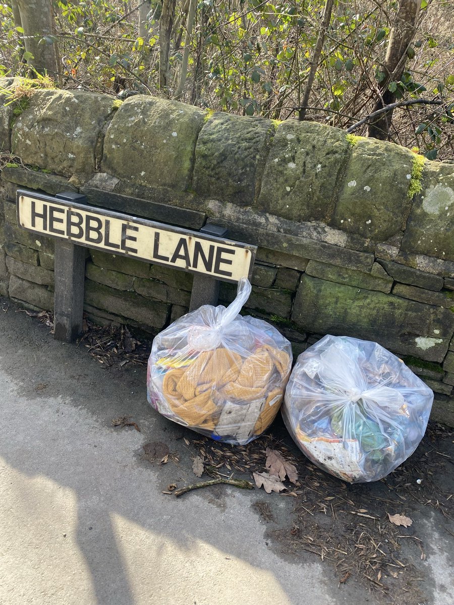 ToniHol60291685's tweet image. 2 impromptu litterpicks today. 2 of us on the first, 8 bags in 2 hours and 2 of us on the 2nd, 15 bags, a suitcase and basket in 2 hours. #TeamWorkMakesTheDreamWork 
@lwcalderdale @Calderdale @HxChrisLever