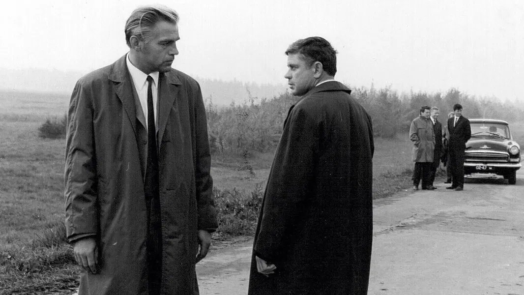 cordeliers's tweet photo. The Dead Season (1968). Outstanding Soviet espionage film. https://t.co/z6CY3zjcWf https://t.co/Dww2sFQDww