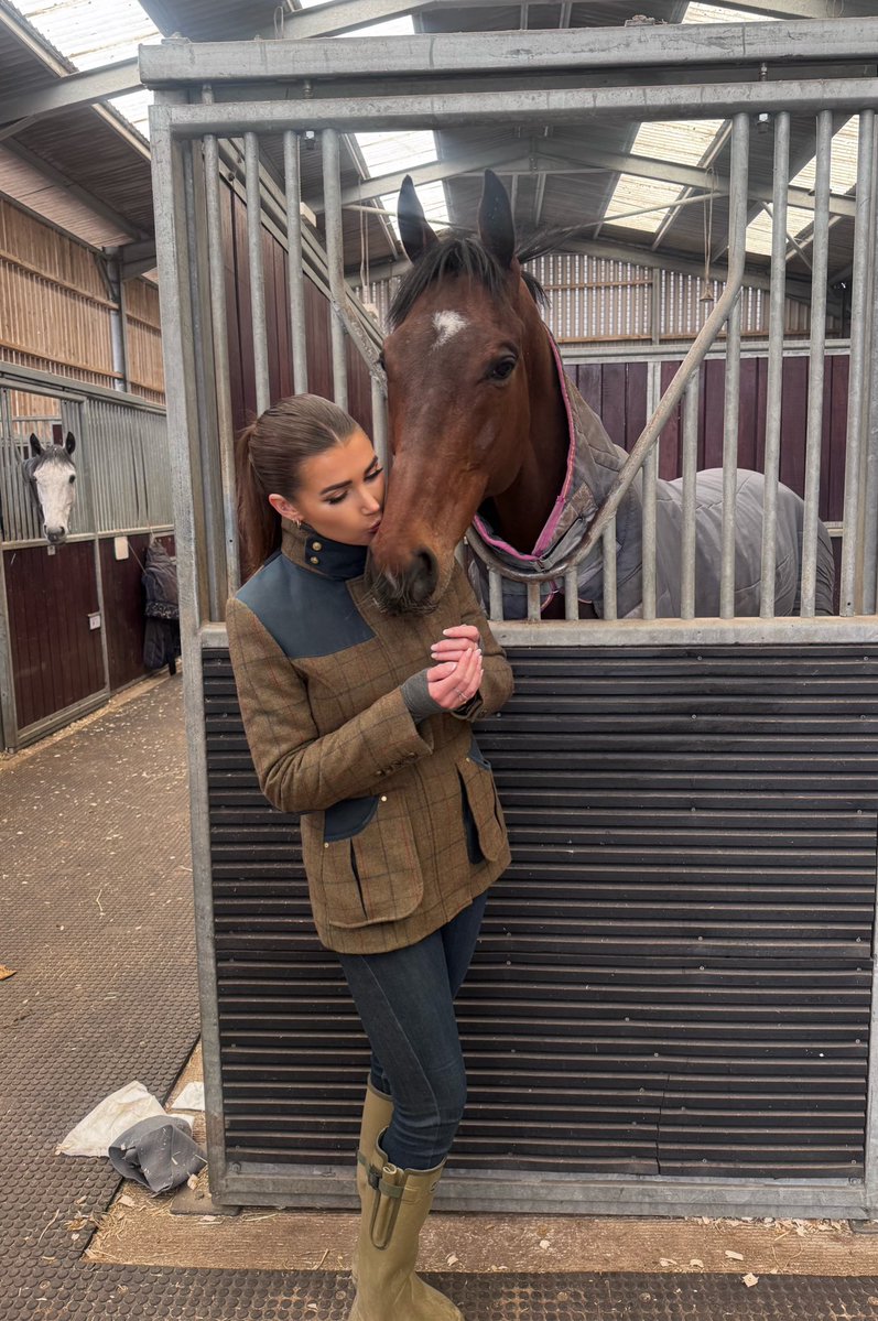 Kate Tracey tweet media