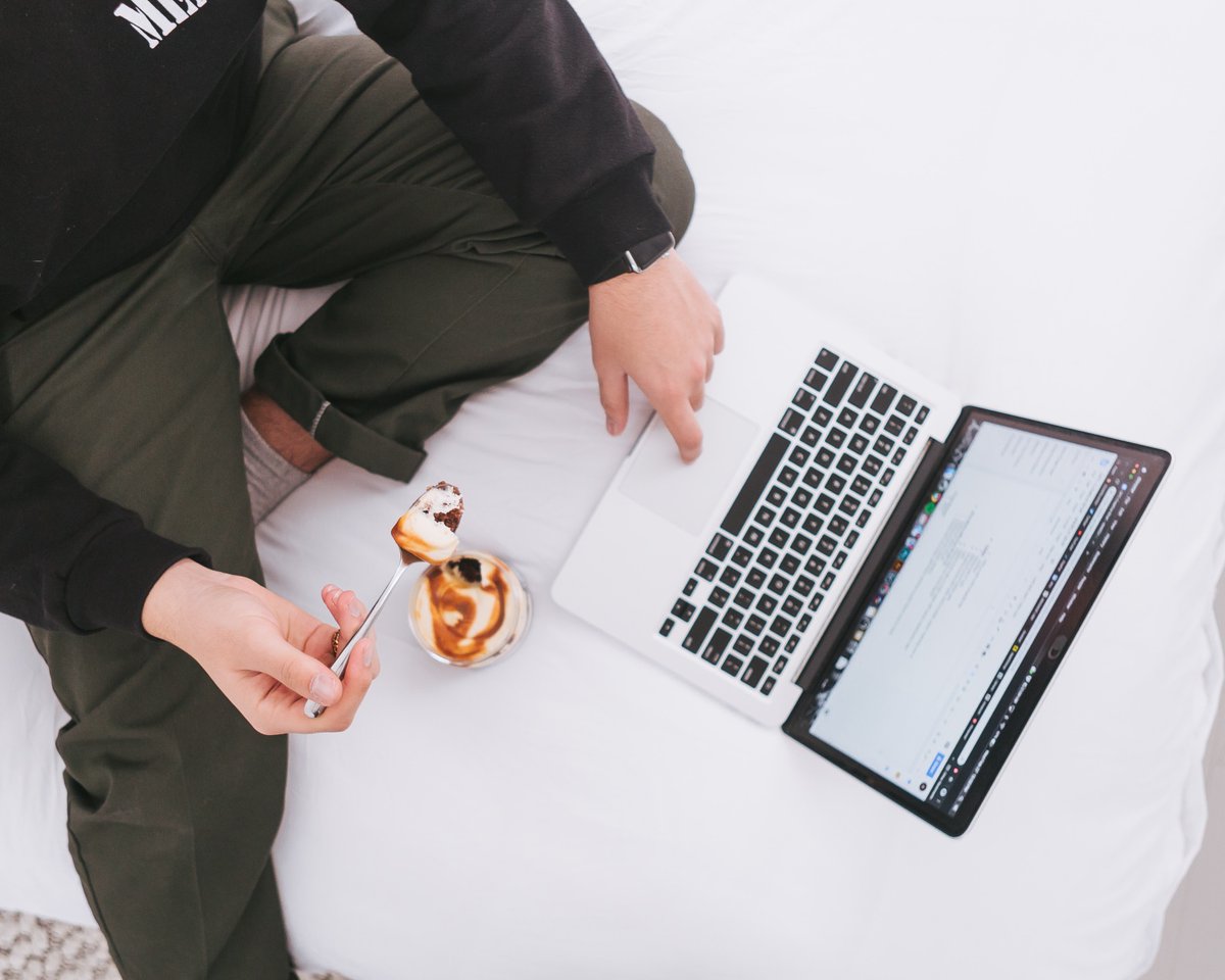 FictionCraig's tweet image. MOTIVATION STATION: Eat through the morning (at your discretion), and make your lunch break a writing session. #AmWriting, #Writingtips, #Writers, #WritersBlock, #WritingCommunity, #5amWritersClub (Photo by The Creative Exchange on Unsplash)
